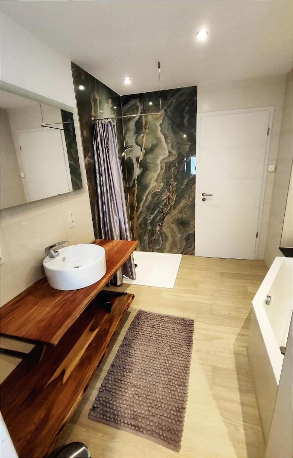 Komfortzone - Stilvolle Gaestewohnung In Marburg Esterno foto